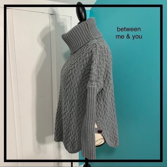 BETWEEN me & you Gray CableKnit Turtleneck Sweater - Picture 1 of 8